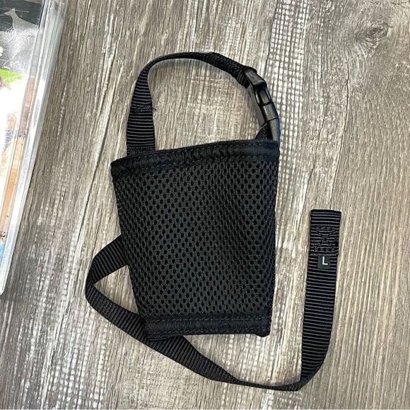 Premier Pet Dog Muzzle for Large Dogs - Padded Nylon for Safe, Comfortable NEW - Picture 4 of 5